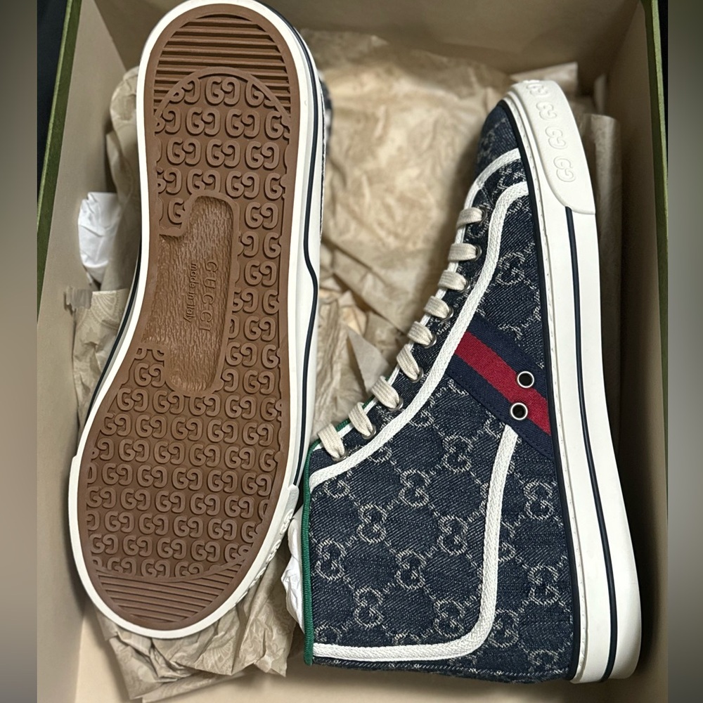 Never worn paper still in shoe brand new